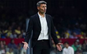 Fernando Tano Ortíz ya dio las primeras declaraciones sobre lo que pasó en el Azteca con Nicolás Larcamón. Foto: Imago7
