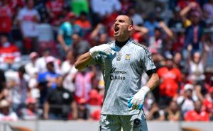 Nahuel Guzmán perdió la cabeza contra Toluca Foto: Imago7/ Arturo Hernández

