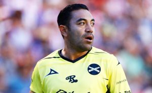 Le gritan borracho a Marco Fabián – Getty Images.
