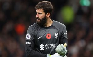Alisson Becker lanzó elogios a la Liga MX y a dos equipos con los que ya se vio las caras en torneos internacionales.
