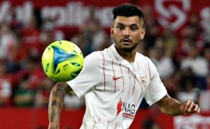Jesús Tecatito Corona ha vuelto y podría ver algunos minutos con el Sevilla.
