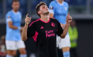 Santiago Giménez está a nada de hacer historia. Fuente: Getty
