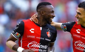 Julián Quiñones sigue teniendo unos grandes números con Atlas y su legado va quedando en la historia. Foto: Imago7
