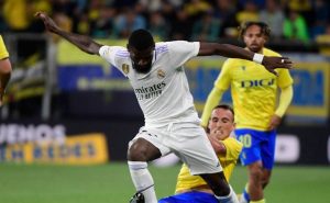 Antonio Rüdiger sufrió en el partido del Real Madrid contra el Cadiz.
