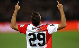 Santi Giménez festeja uno de sus goles en el Feyenoord-Getty Images
