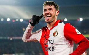 Santi Giménez se convirtió en un referente del Feyenoord.
