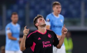 Santi Giménez no sabe nada de su futuro.<br />
Foto: Getty Images
