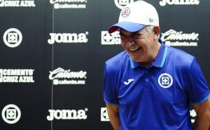 Cruz Azul tiene en la mira a dos exdirigidos del Tuca. | Imago7

