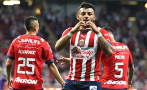 Alexis Vega anotó en el triunfo de Chivas. | Imago7 
