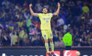 Henry Martín es un crack dentro y fuera de la cancha
