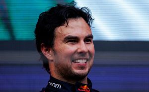 Checo Pérez logró ganar la Pole Position del GP de Miami.
