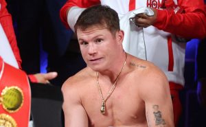 Está calentando al Canelo Álvarez. Fuente: Getty
