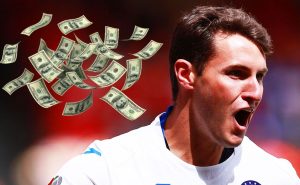 Chaco pone precio a Santiago Giménez – Getty Images
