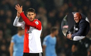 ¡NO SE TOCA! Arne Slot, DT de Santi Giménez, asegura que no se mueve del Feyenoord