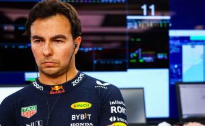 ¿LO TIRÓ POR LA BORDA? Checo Pérez reconoce que el choque fue un error “muy costoso”