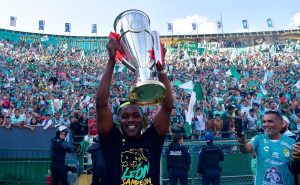 Campbell se despidió oficialmente de la afición esmeralda este martes
