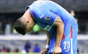 Ramiro Carrera tiene pie y medio fuera de Cruz Azul. | Imago7
