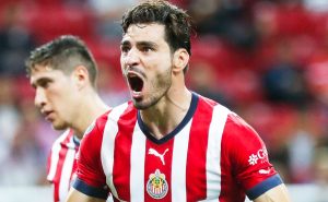 Chivas renovó al Pollo Briseño – Getty Images
