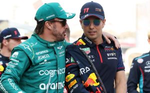 Alonso tiene en la mira a Checo – Getty Images
