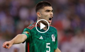 Johan Vásquez, una de las figuras en la Selección México.
