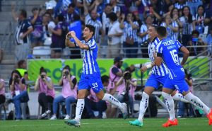 Stefan Medina le dio el triunfo a Monterrey. | Imago7
