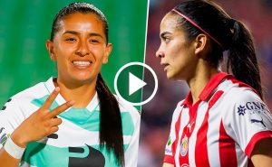 Santos Laguna juega contra Chivas en la Liga MX Femenil.
