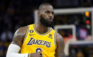 LeBron James es una leyenda de la NBA.
