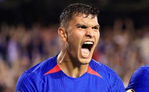Brandon Vázquez lanza dardito a Chivas – Getty Images
