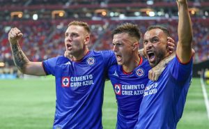 El futbolista brasileño marcó su primer gol con Cruz Azul | @CruzAzul
