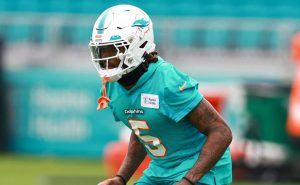 Los Dolphins adquirieron al reemplazo del lesionado Jalen Ramsey.

