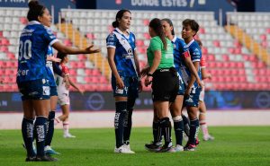 Jugadoras de Necaxa y Puebla sufren TERRIBLES lesiones en la Liga MX Femenil | VIDEOS