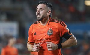 Hector Herrera y Houston buscarán enfrentar a Messi.
