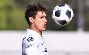 Juan Dinneno, durante el partido de la jornada 8 del torneo Grita México Apertura 2021. Foto: Imago7
