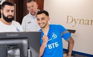 Chávez tuvo sus primeros minutos en Rusia –  @fcdynamo
