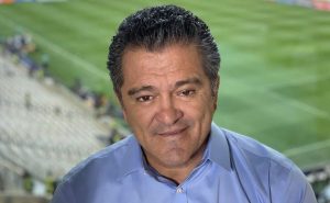 Carlos Hermosillo critica los fichajes del Cruz Azul.

