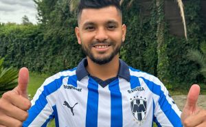 Tecatito ya se puso el jersey y está a un paso de debutar – @Rayados
