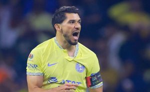 Henry Martín no se quiere perder el Clásico Nacional.
