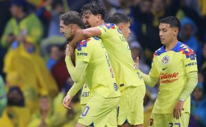 Igor celebró con Valdés y disfrutó su primer juego con la azulcrema
