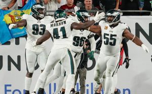 TAMPA, FL – SEPTEMBER 25: Philadelphia Eagles linebacker Nicholas Morrow (41) makes a tackle win the end zone for a safety  during the NFL Football match between the Tampa Bay Buccaneers and Philadelphia Eagles on September 25th 2023 at Raymond James Stadium, Tampa, FL. (Photo by Andrew Bershaw/Icon Sportswire via Getty Images)
