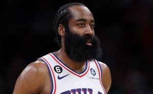 James Harden es buscado por un equipo de la NBA.
