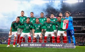 ¿Y Santi Giménez? Jaime Lozano defendió al delantero del Feyenoord tras empate ante Alemania