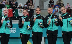 Equipo mexicano de gimnasia ritmica. | @COM_Mexico
