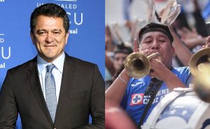 Carlos Hermosillo y afición de Cruz Azul | Getty Images
