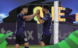 Jugadores del Maztlán FC durante el partido de la jornada 15 del torneo Apertura 2023 de la Liga MX. Foto: Imago7
