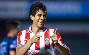 J.J. Macías regresa al club Chivas en el mejor momento
