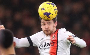 Tom Lockyer, capitán del Luton en Premier League. | Getty Images
