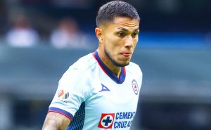 Revelan foto de Carlos Salcedo y resuelven su futuro con Cruz Azul – Getty Images
