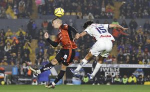 Pese a DOMINAR el encuentro, Chivas PIERDE ante Tigres en el estadio Universitario