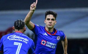 Cruz Azul quiere blindar a algunas de sus estrellas.
