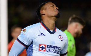 Parece que Cruz Azul tendrá problemas en defensa 
